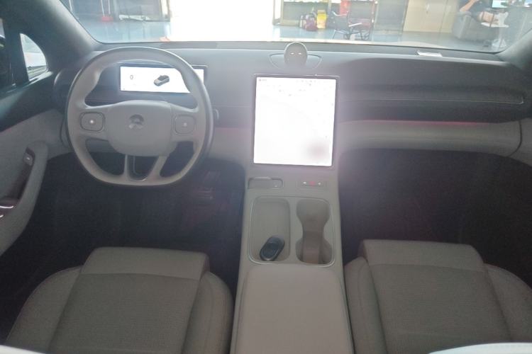 Used Nio ES6 2023 75 kWh Center Console