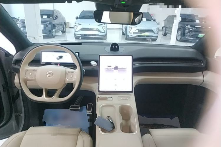Used Nio ES6 2023 75 kWh Center Console