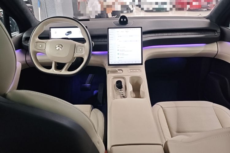 Used Nio ES6 2023 75 kWh Center Console