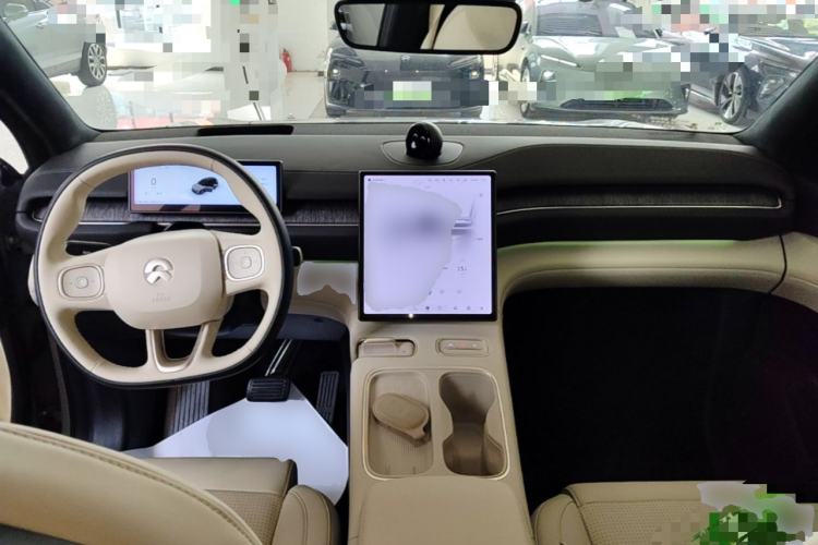 Used Nio ES6 2023 75 kWh Center Console