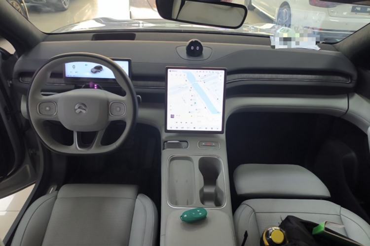 Used Nio ES6 2023 75 kWh Center Console