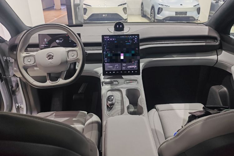 Used Nio ES6 2023 75 kWh Center Console