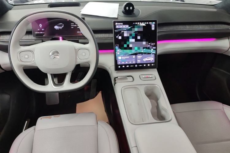 Used Nio ES6 2023 75 kWh Center Console