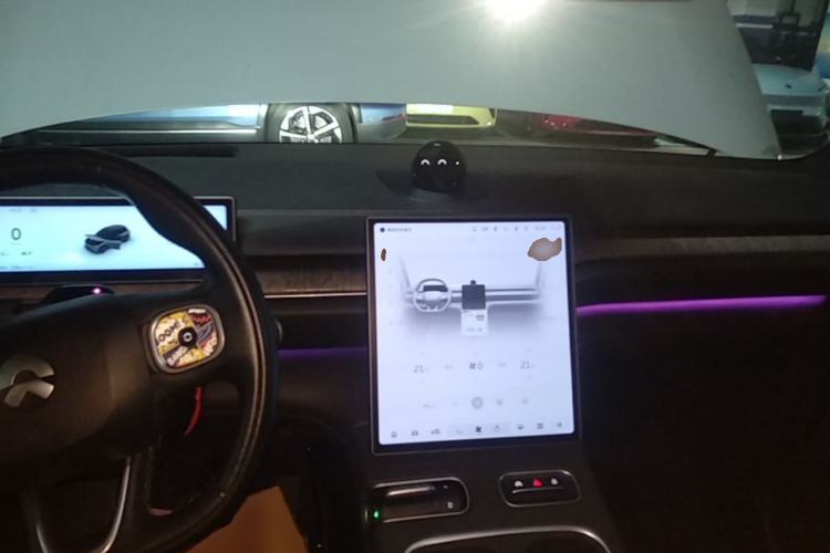 Used Nio ES6 2023 75 kWh Center Console