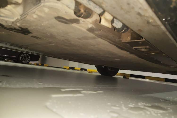 Used Nio ES6 2023 75 kWh Chassis Front Left