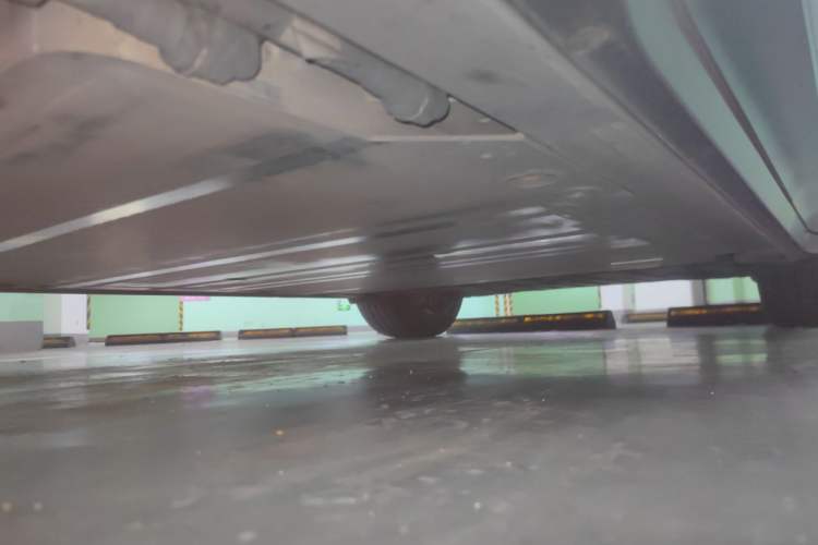 Used Nio ES6 2023 75 kWh Chassis Front Left