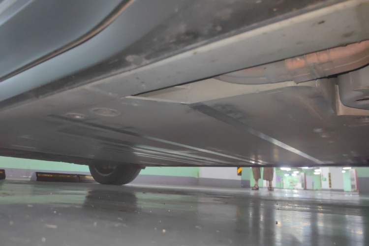 Used Nio ES6 2023 75 kWh Chassis Front Right