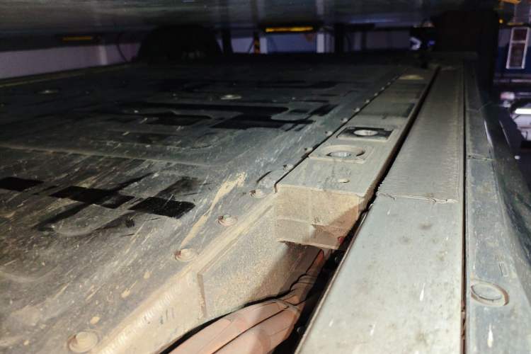 Used Nio ES6 2023 75 kWh Chassis Front Right