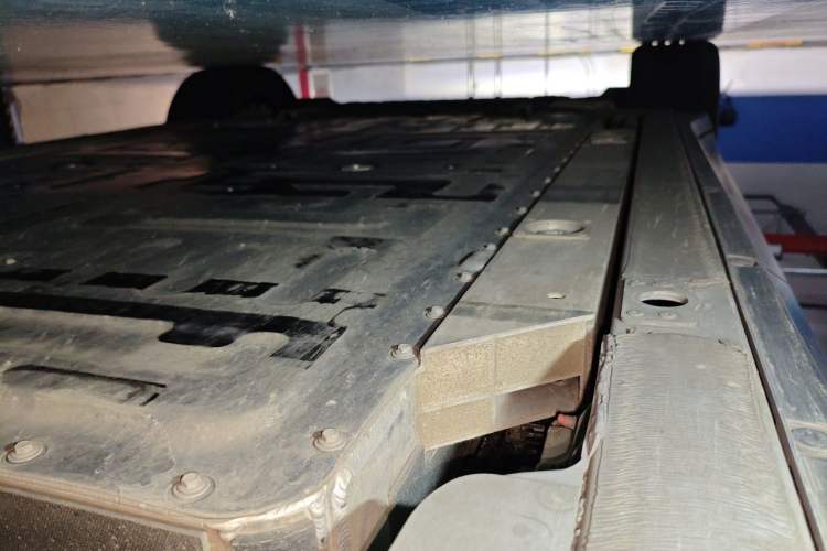 Used Nio ES6 2023 75 kWh Chassis Rear Left