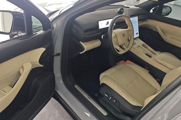 Used Nio ES6 2023 75 kWh Driver Seat