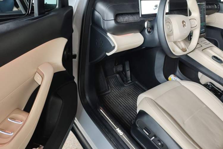 Used Nio ES6 2023 75 kWh Driver Seat
