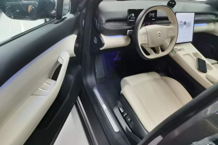 Used Nio ES6 2023 75 kWh Driver Seat
