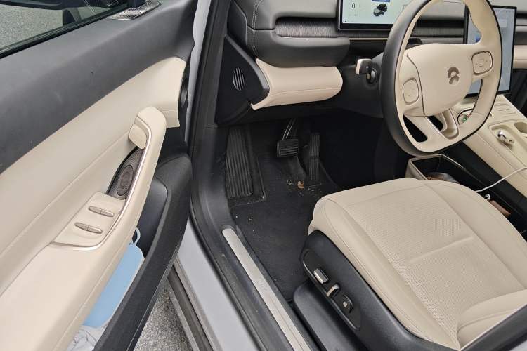 Used Nio ES6 2023 75 kWh Driver Seat