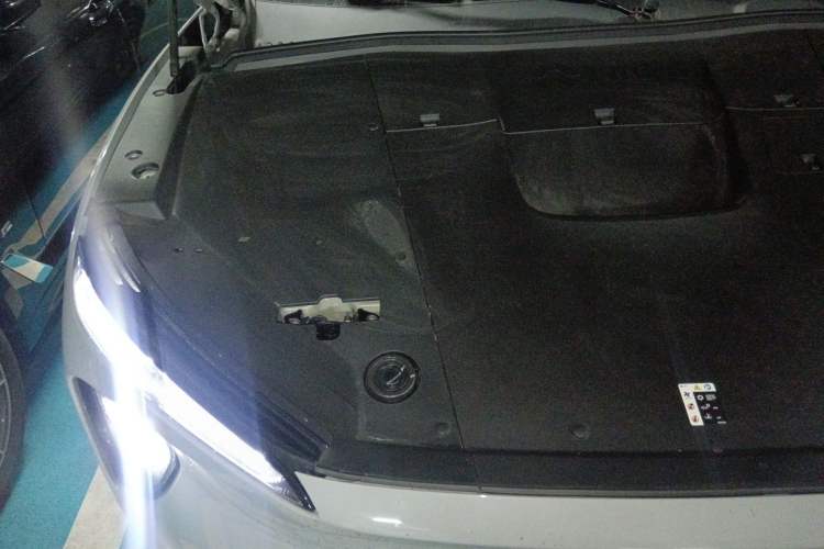 Used Nio ES6 2023 75 kWh Engine Bay Right