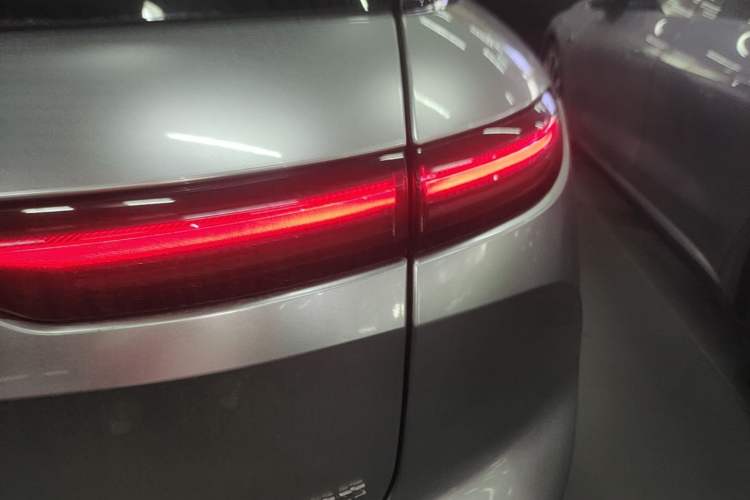 Used Nio ES6 2023 75 kWh Exterior 3