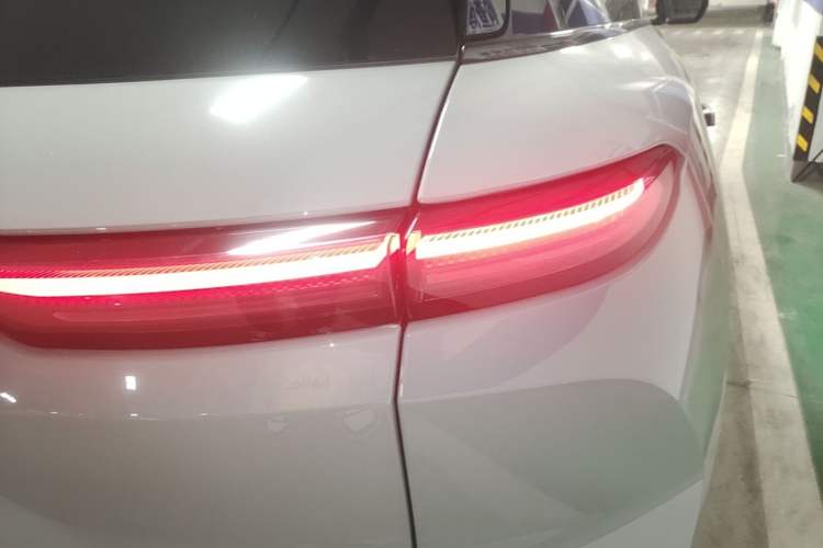 Used Nio ES6 2023 75 kWh Exterior 3