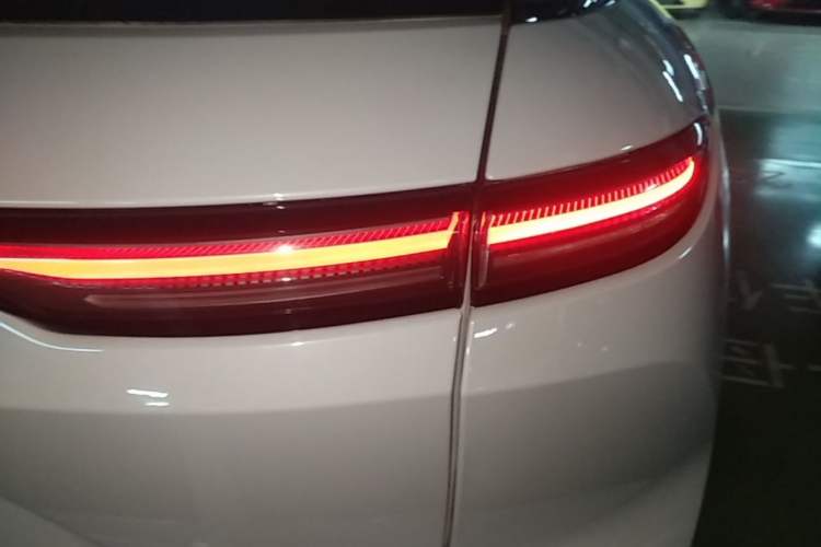 Used Nio ES6 2023 75 kWh Exterior 3