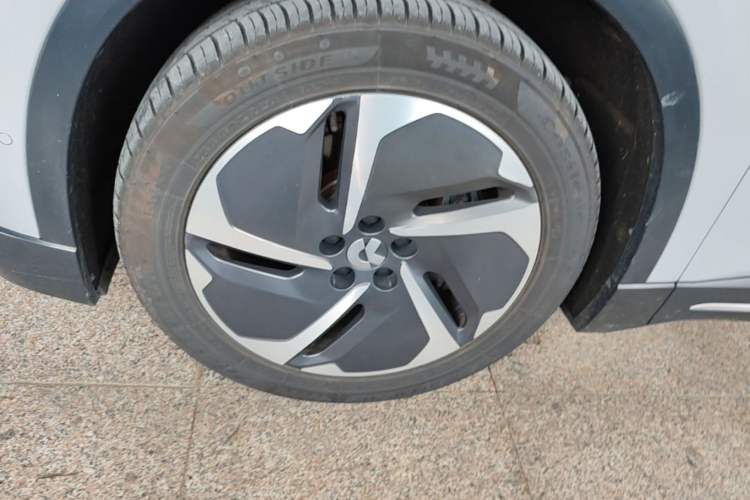 Used Nio ES6 2023 75 kWh Exterior 4