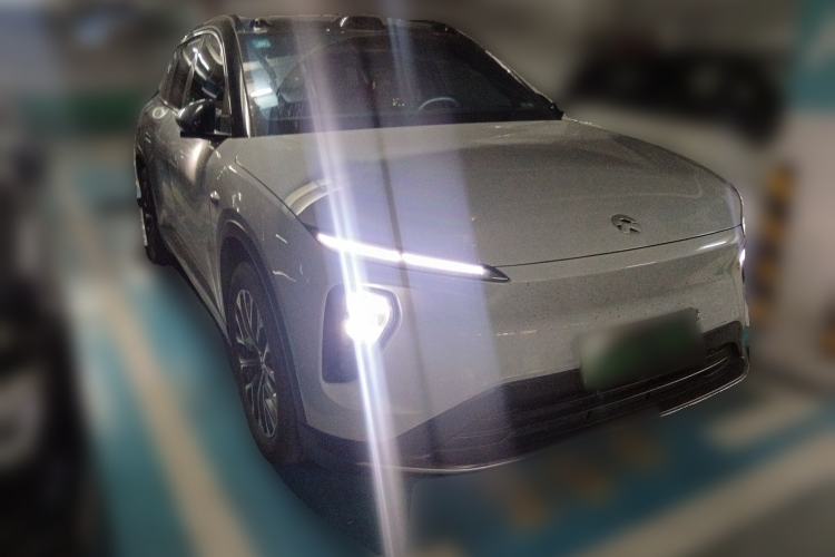 Used Nio ES6 2023 75 kWh Front Right 45 Deg
