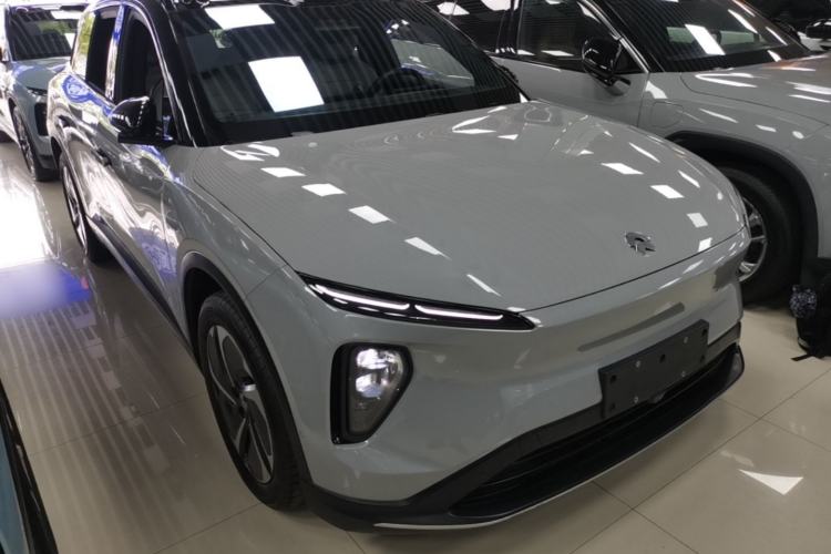 Used Nio ES6 2023 75 kWh Front Right 45 Deg