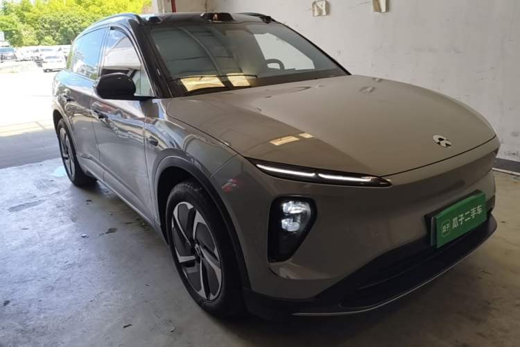 Used Nio ES6 2023 75 kWh Front Right 45 Deg
