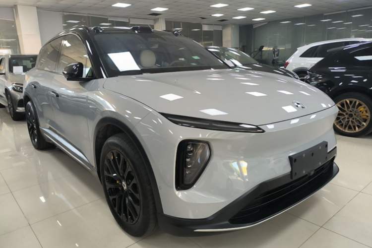 Used Nio ES6 2023 75 kWh Front Right 45 Deg