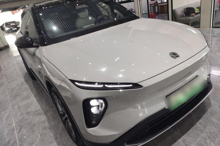 Used Nio ES6 2023 75 kWh Front Right 45 Deg