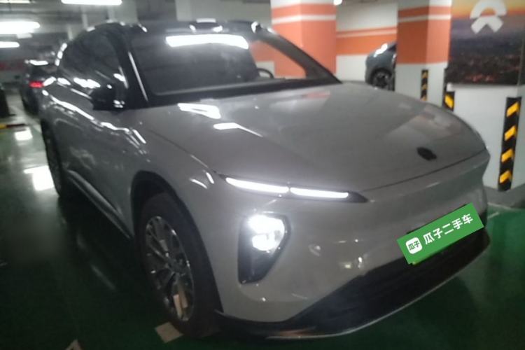 Used Nio ES6 2023 75 kWh Front Right 45 Deg