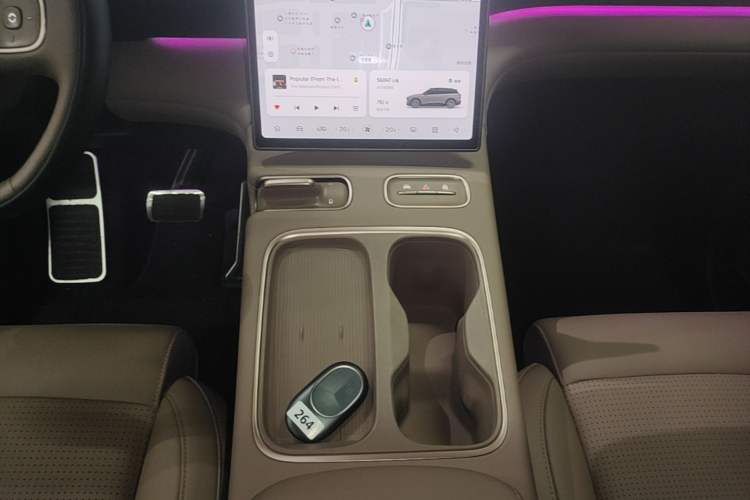 Used Nio ES6 2023 75 kWh Gear Lever