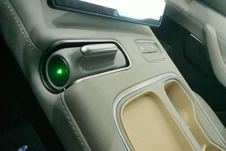 Used Nio ES6 2023 75 kWh Gear Lever