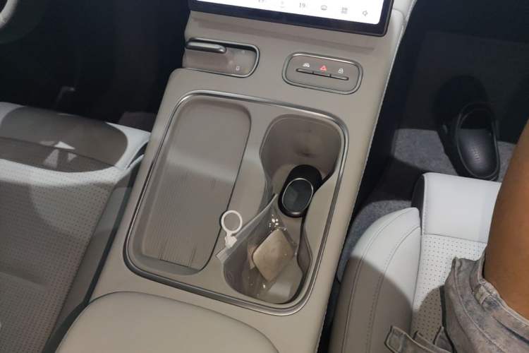 Used Nio ES6 2023 75 kWh Gear Lever