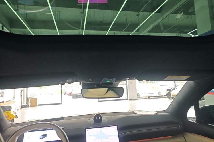Used Nio ES6 2023 75 kWh Headliner