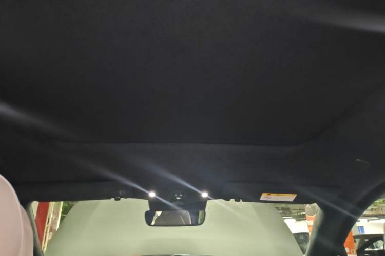 Used Nio ES6 2023 75 kWh Headliner