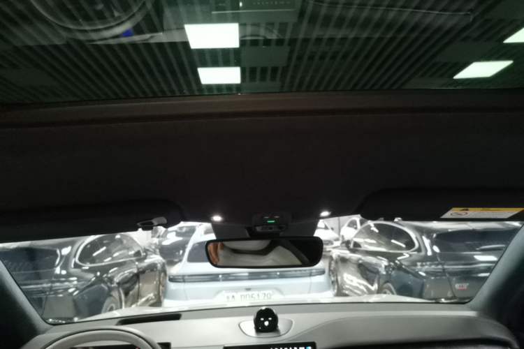 Used Nio ES6 2023 75 kWh Headliner