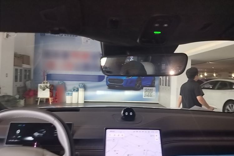 Used Nio ES6 2023 75 kWh Headliner