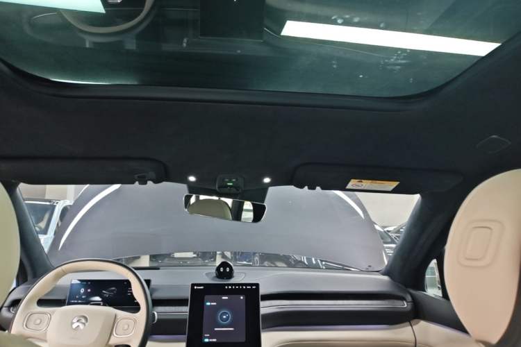 Used Nio ES6 2023 75 kWh Headliner