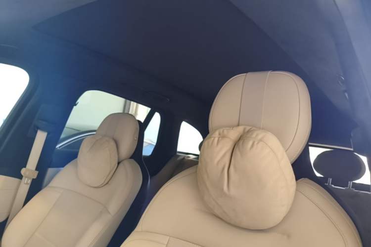 Used Nio ES6 2023 75 kWh Headliner
