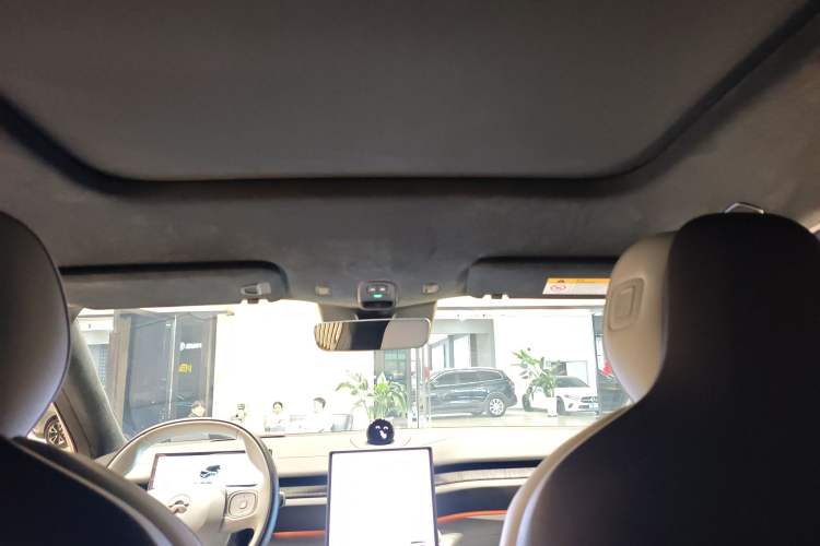 Used Nio ES6 2023 75 kWh Headliner