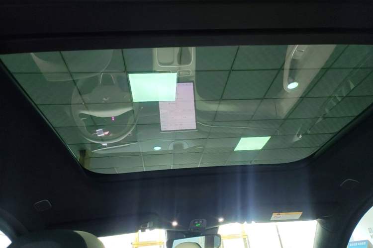 Used Nio ES6 2023 75 kWh Headliner