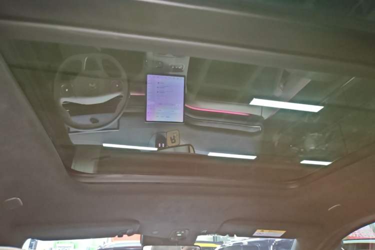 Used Nio ES6 2023 75 kWh Headliner