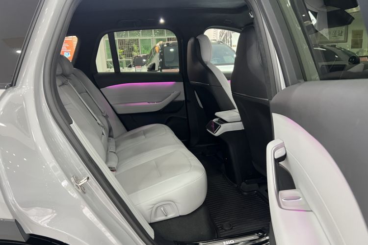 Used Nio ES6 2023 75 kWh Interior 12