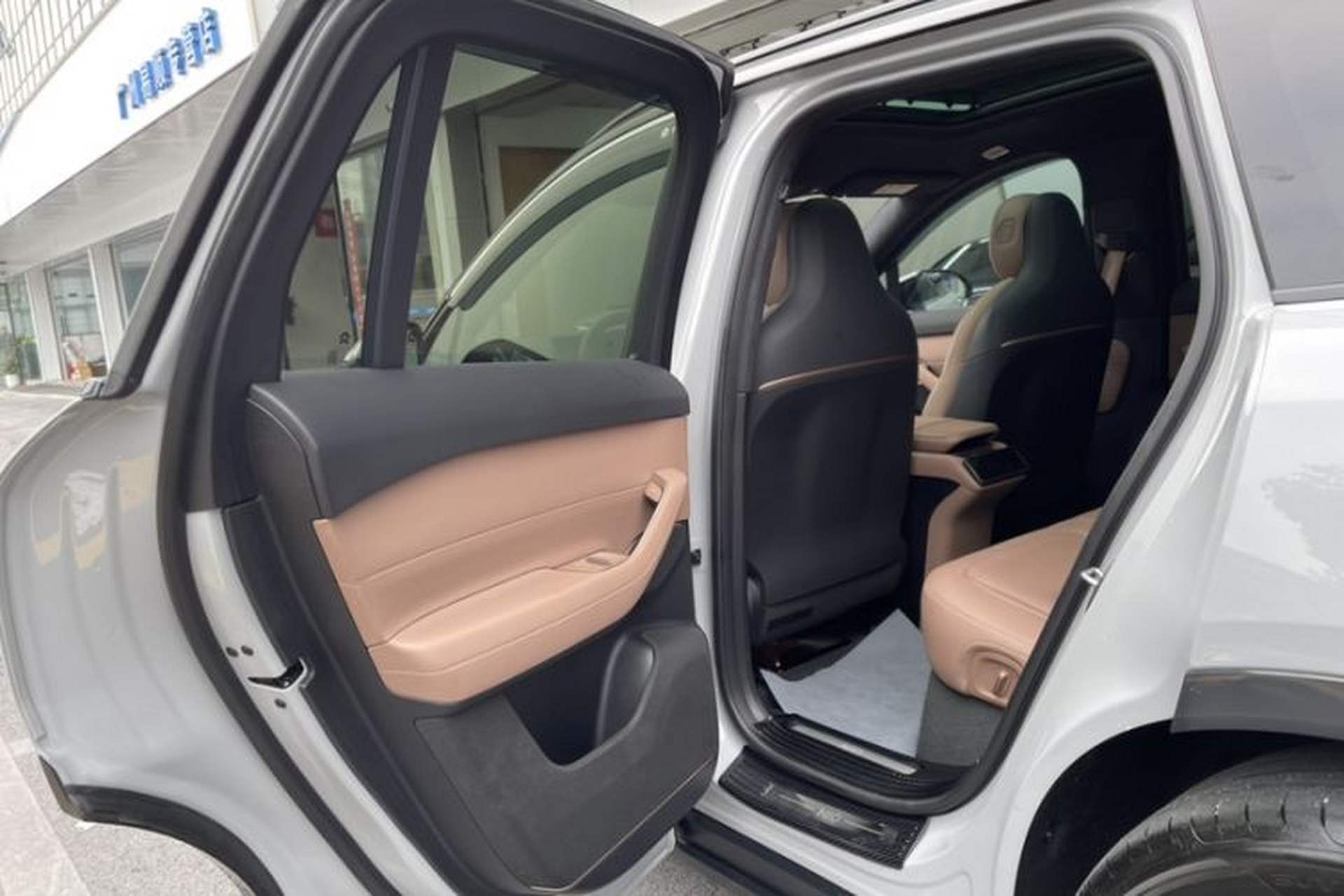 Used Nio ES6 2023 75 kWh Interior 2