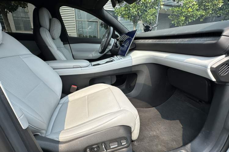 Used Nio ES6 2023 75 kWh Interior 3