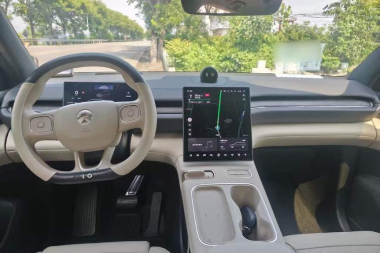 Used Nio ES6 2023 75 kWh Interior 3