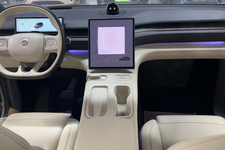 Used Nio ES6 2023 75 kWh Interior 4