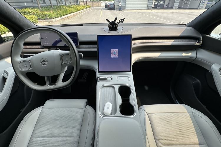 Used Nio ES6 2023 75 kWh Interior 5