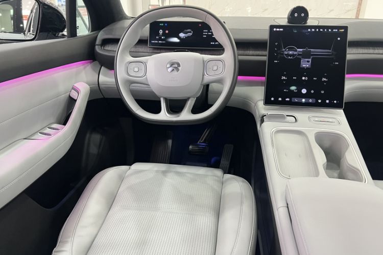 Used Nio ES6 2023 75 kWh Interior 6
