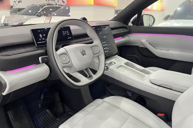 Used Nio ES6 2023 75 kWh Interior 7
