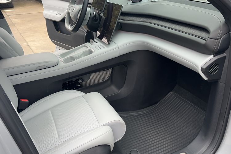 Used Nio ES6 2023 75 kWh Interior 7