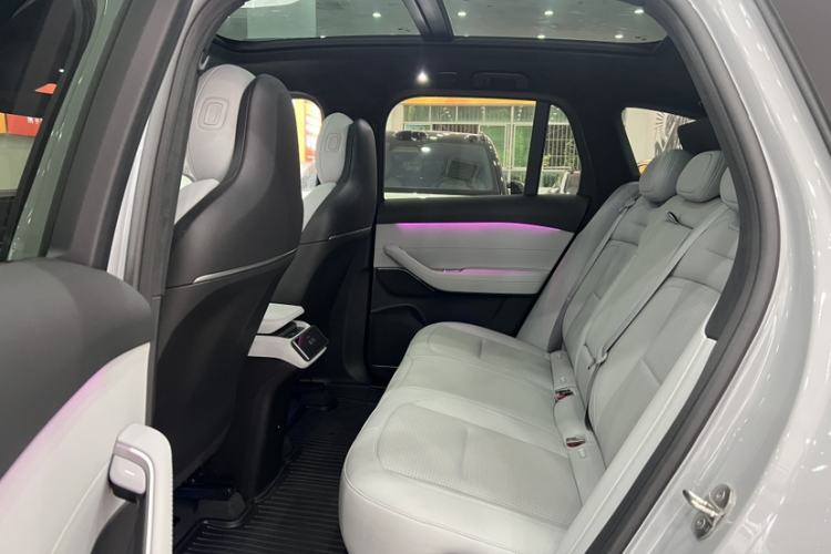 Used Nio ES6 2023 75 kWh Interior 9